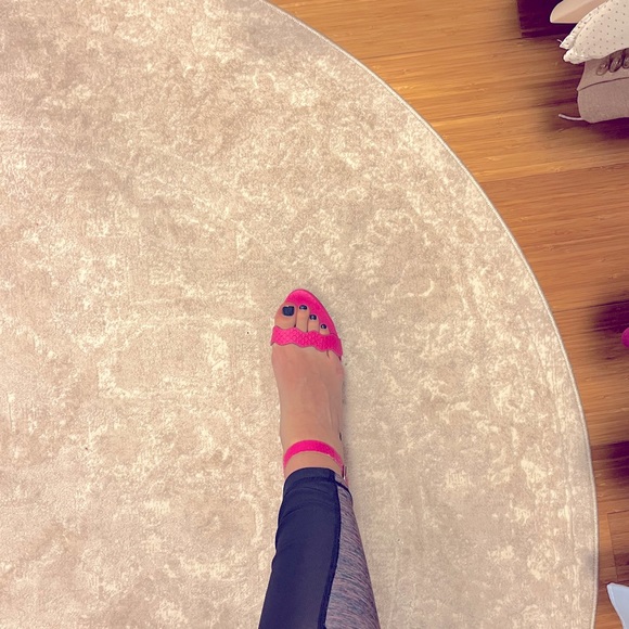 Loeffler Randall Reina Scalloped Heels - Picture 9 of 10